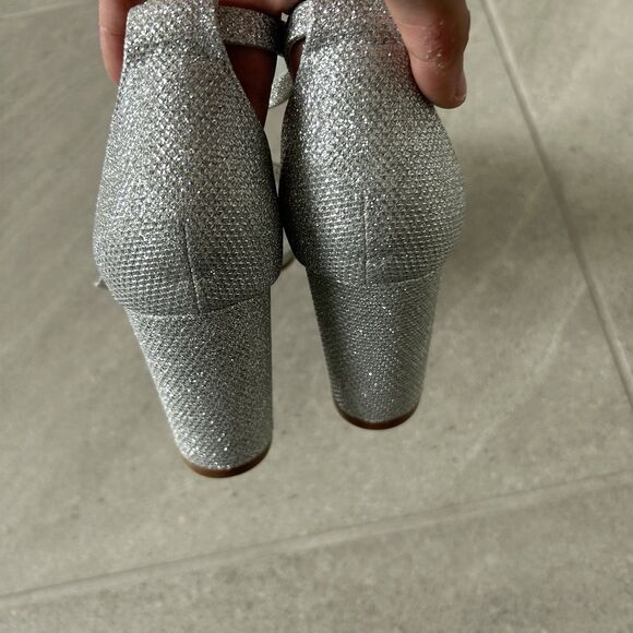 Dream Pairs Silver Sandal Open Toe Heels Size 8.5 With 3” Heels NIB NEW - Picture 3 of 6